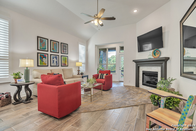 Listing photo id 10 for 3051 Blenheim