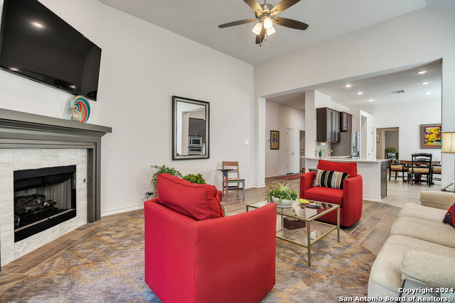 Listing photo id 11 for 3051 Blenheim