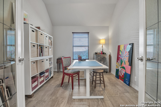 Listing photo id 12 for 3051 Blenheim