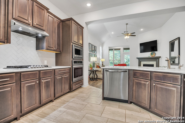 Listing photo id 6 for 3051 Blenheim