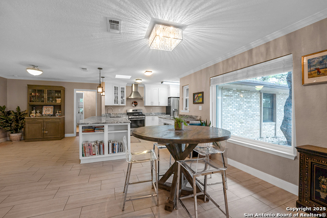 Image 10 of 37 For 525 Fleetwood