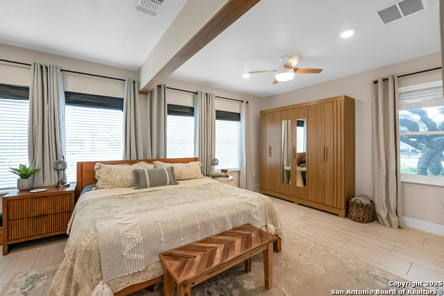 Image 17 of 37 For 525 Fleetwood