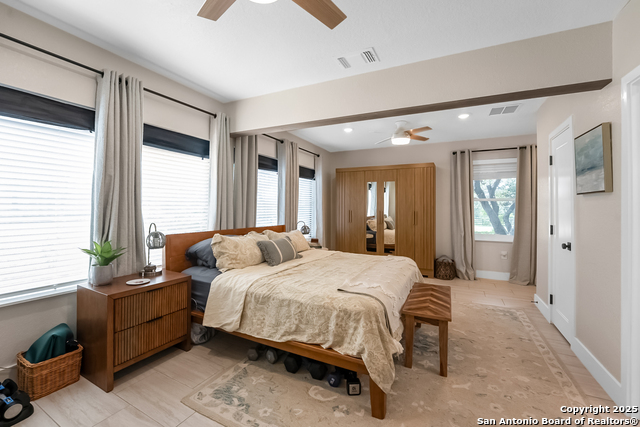 Image 19 of 37 For 525 Fleetwood