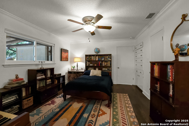 Image 22 of 37 For 525 Fleetwood