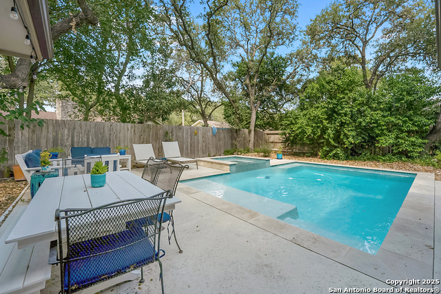 Image 30 of 37 For 525 Fleetwood