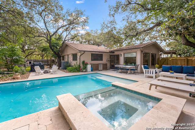 Image 33 of 37 For 525 Fleetwood