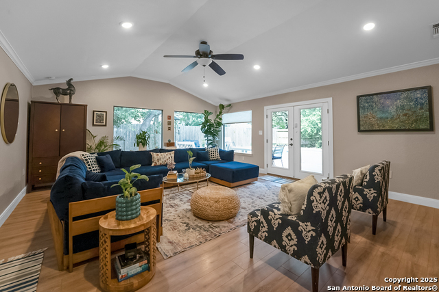 Image 7 of 37 For 525 Fleetwood