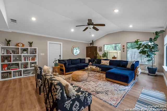 Image 8 of 37 For 525 Fleetwood