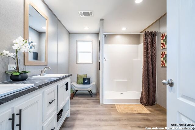 Listing photo id 10 for 2284 Stevens Rd