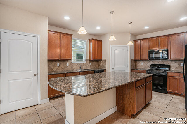 Listing photo id 11 for 7938 Cenote