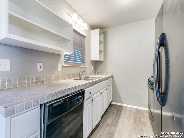 Image 14 of 36 For 5830 Castle Yard