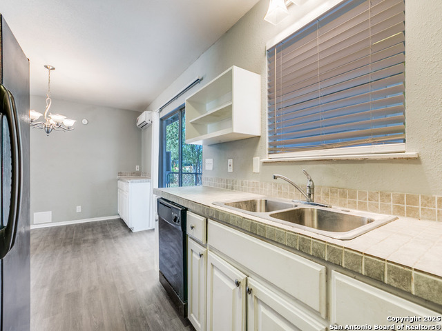 Image 15 of 36 For 5830 Castle Yard