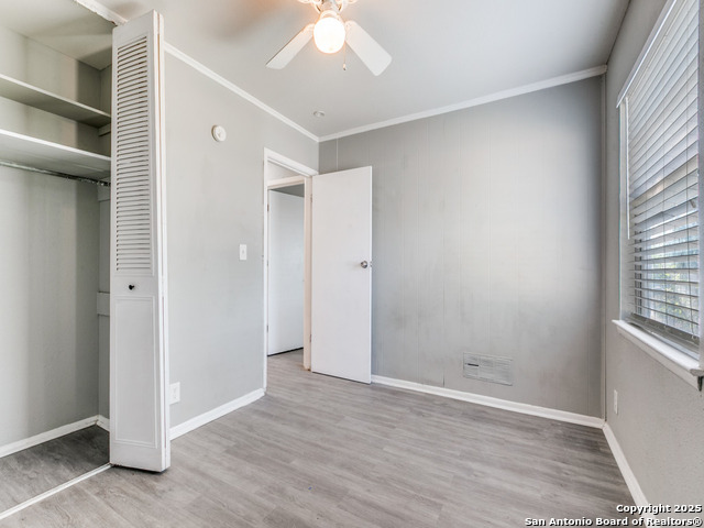 Image 24 of 36 For 5830 Castle Yard