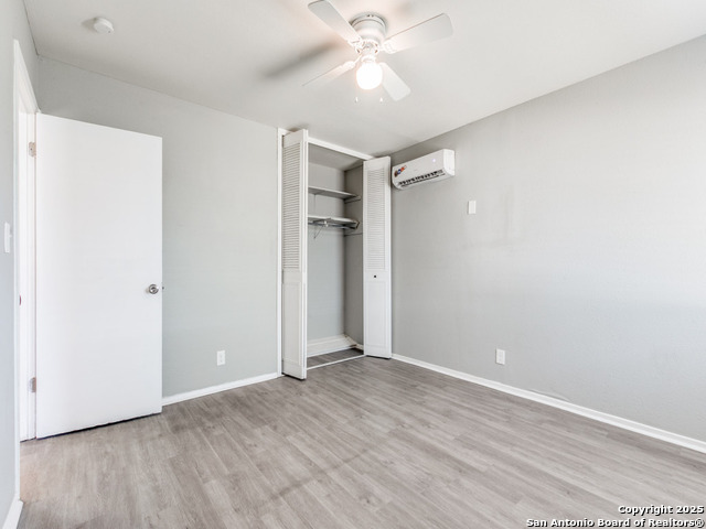 Image 28 of 36 For 5830 Castle Yard