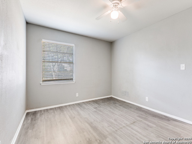 Image 29 of 36 For 5830 Castle Yard