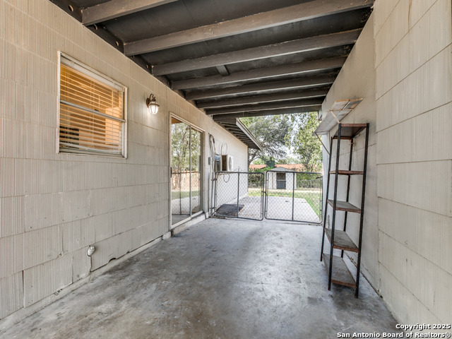 Image 30 of 36 For 5830 Castle Yard