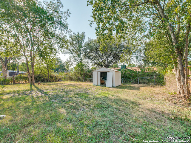 Image 33 of 36 For 5830 Castle Yard