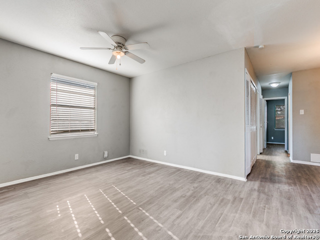 Image 7 of 36 For 5830 Castle Yard