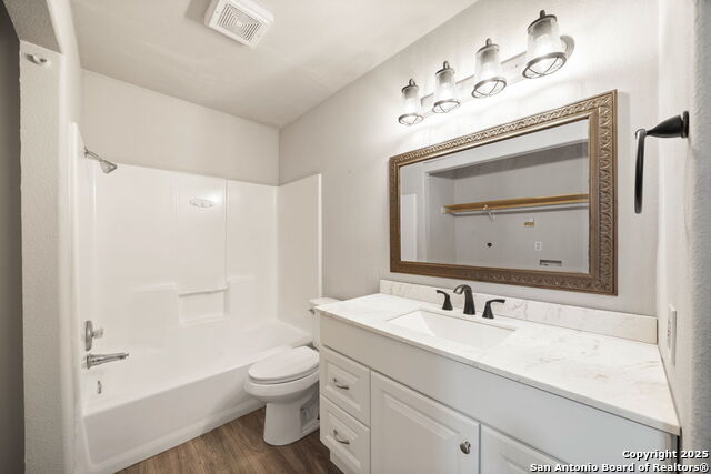 Image 13 of 17 For 9140 Timber Path 3101