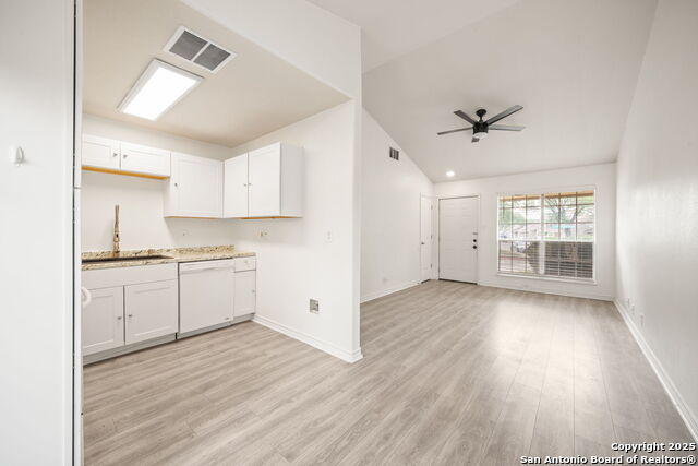 Image 6 of 17 For 9140 Timber Path 3101