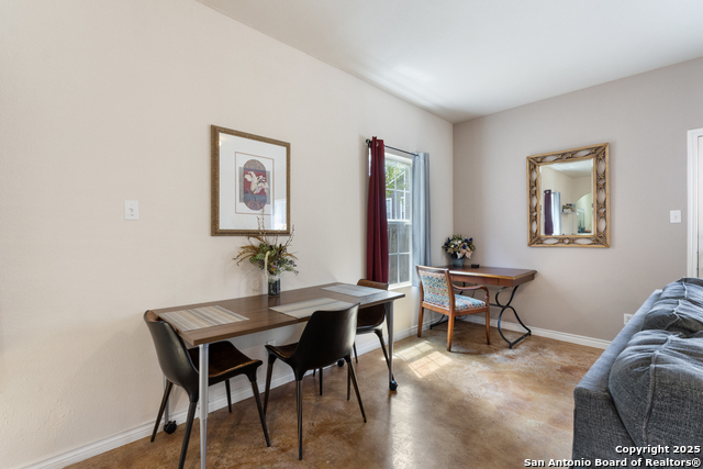 Image 8 of 20 For 7807 Kingsbury Wood 2