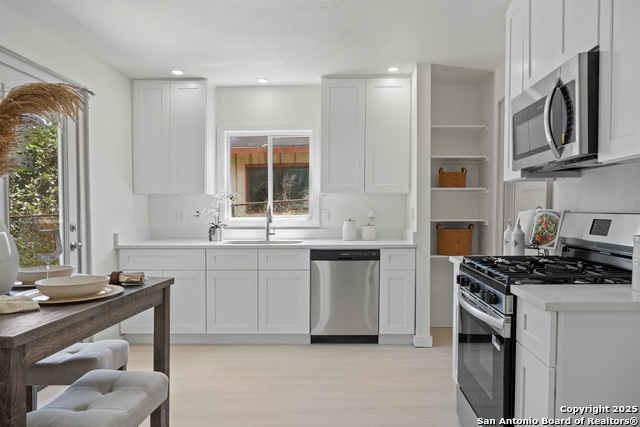 Image 10 of 20 For 204 Green Meadow