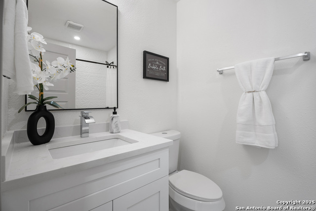 Image 18 of 20 For 204 Green Meadow