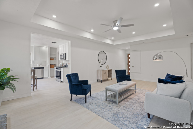 Image 9 of 20 For 204 Green Meadow