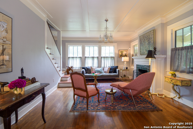 Image 2 of 8 For 114 W Huisache Ave