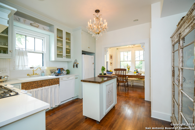 Image 3 of 8 For 114 W Huisache Ave