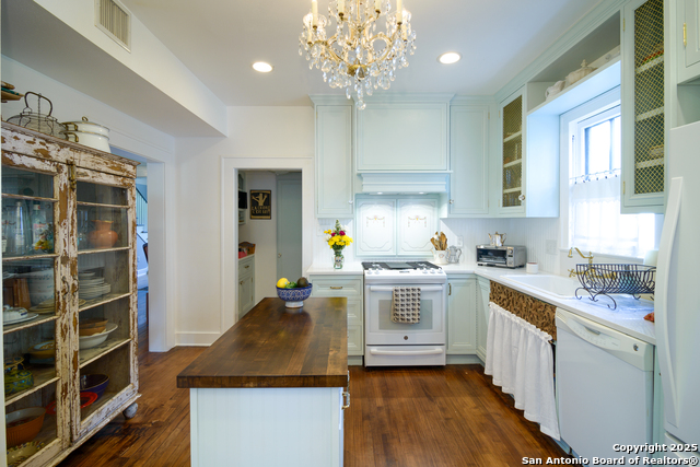 Image 4 of 8 For 114 W Huisache Ave