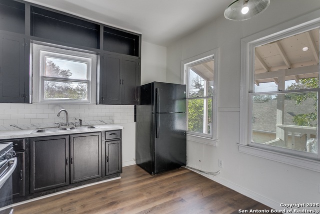 Image 12 of 30 For 2407 New Braunfels S