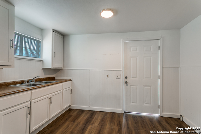 Image 14 of 30 For 2407 New Braunfels S