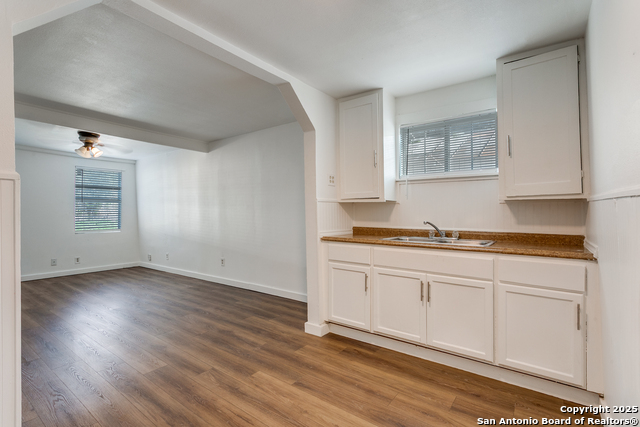 Image 15 of 30 For 2407 New Braunfels S