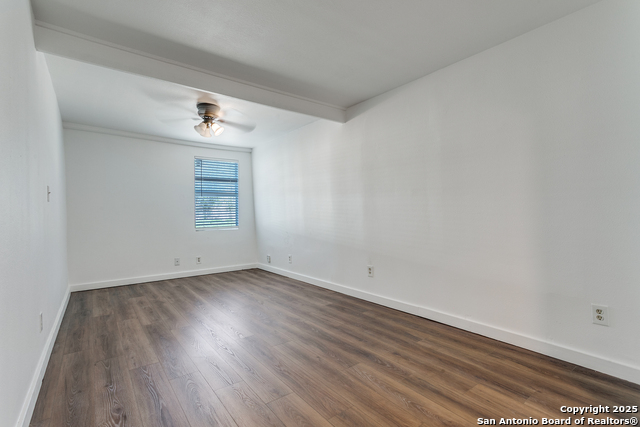 Image 16 of 30 For 2407 New Braunfels S