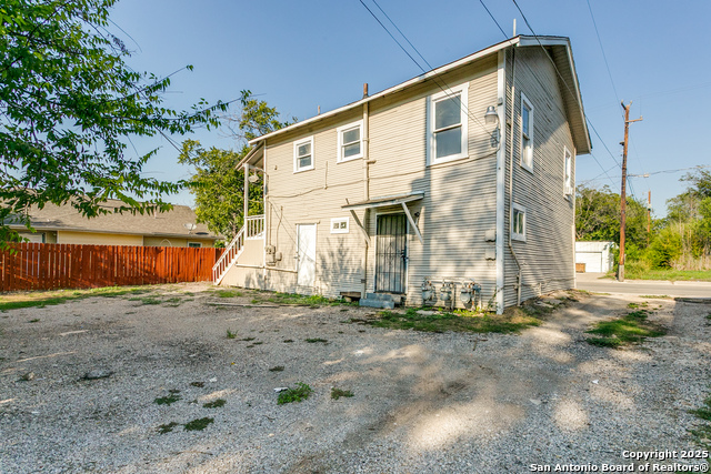 Image 27 of 30 For 2407 New Braunfels S