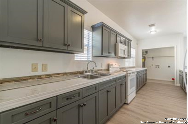 Image 4 of 30 For 2407 New Braunfels S