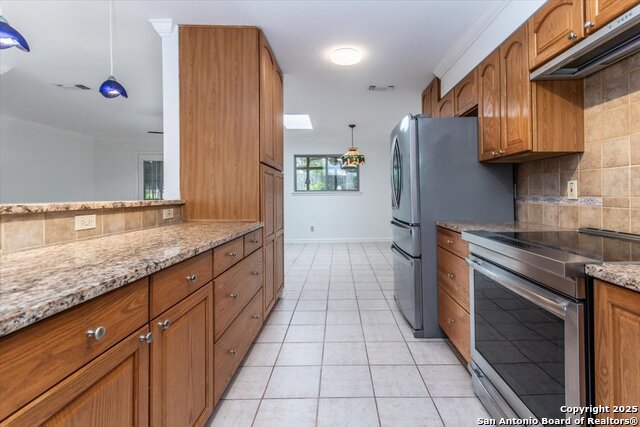 Listing photo id 10 for 9207 Whitehall