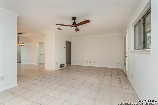 Listing photo id 12 for 9207 Whitehall