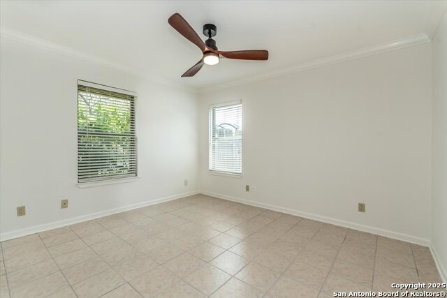 Listing photo id 15 for 9207 Whitehall