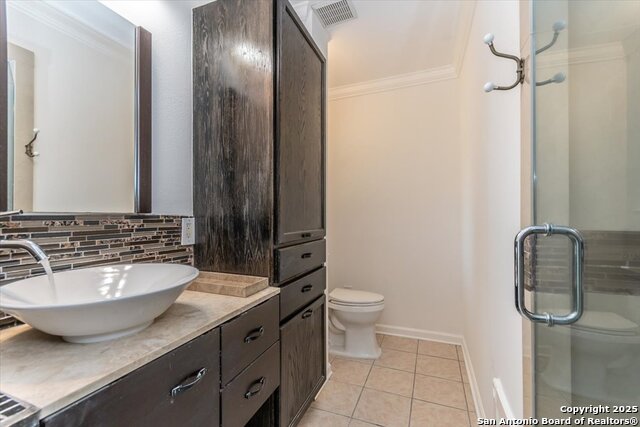 Listing photo id 18 for 9207 Whitehall