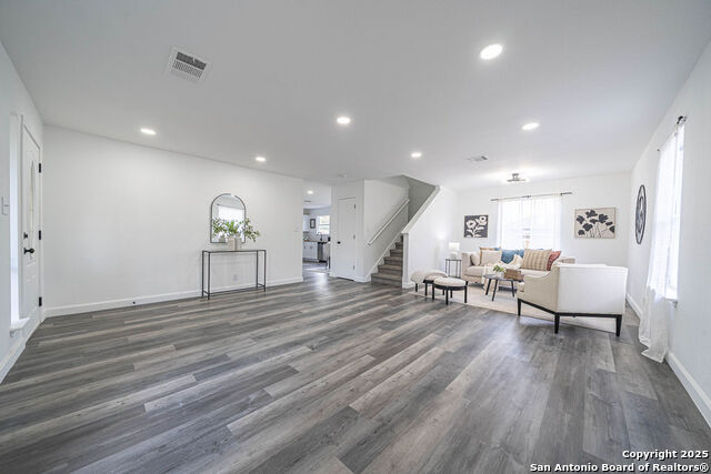 Image 2 of 12 For 8523 Rita Blanca