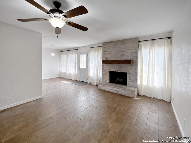 Image 3 of 17 For 14419 Briarmist St