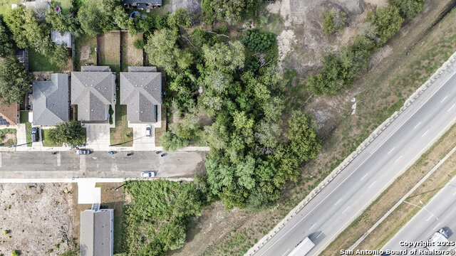 Listing photo id 1 for 543 Bundy