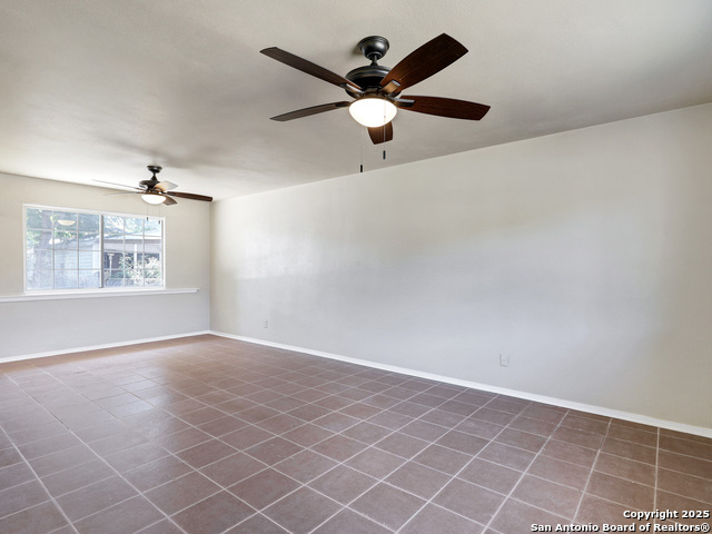 Image 4 of 32 For 226 Linares  