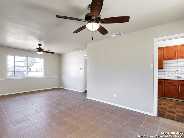 Image 7 of 32 For 226 Linares  