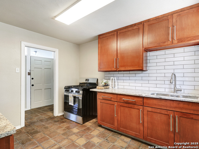 Image 8 of 32 For 226 Linares  