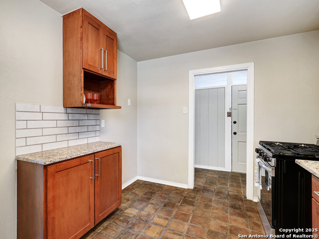 Image 9 of 32 For 226 Linares  