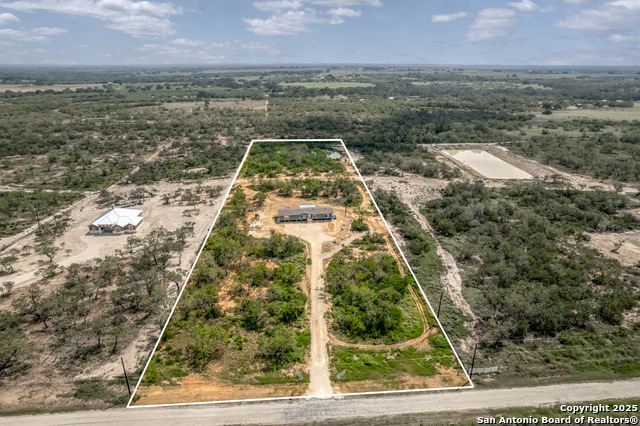 Details for 2469 County Road 124, Floresville, TX 78114