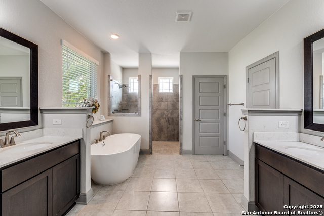 Listing photo id 19 for 8207 Garden Arbor